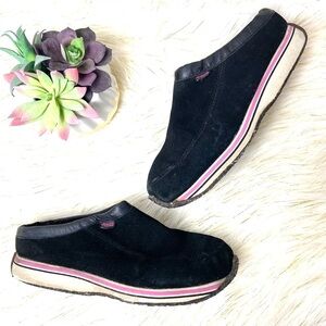 Vintage Vans• Y2K black suede street clog ll with pink stripe sole size 7